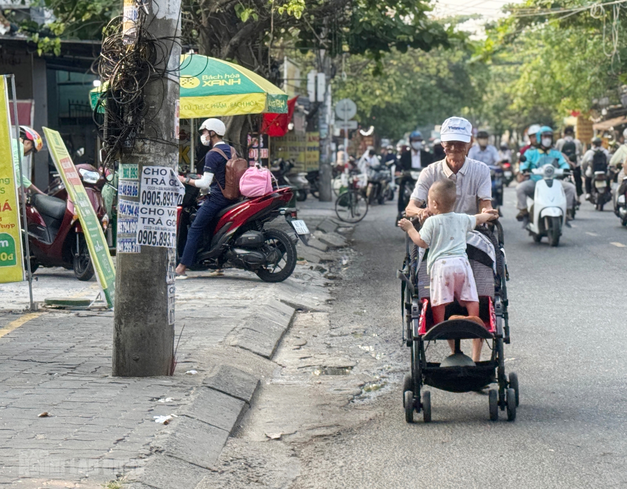 Hiện trạng vỉa hè Đà Nẵng trước lệnh cấm kinh doanh năm 2026 - Ảnh 10.