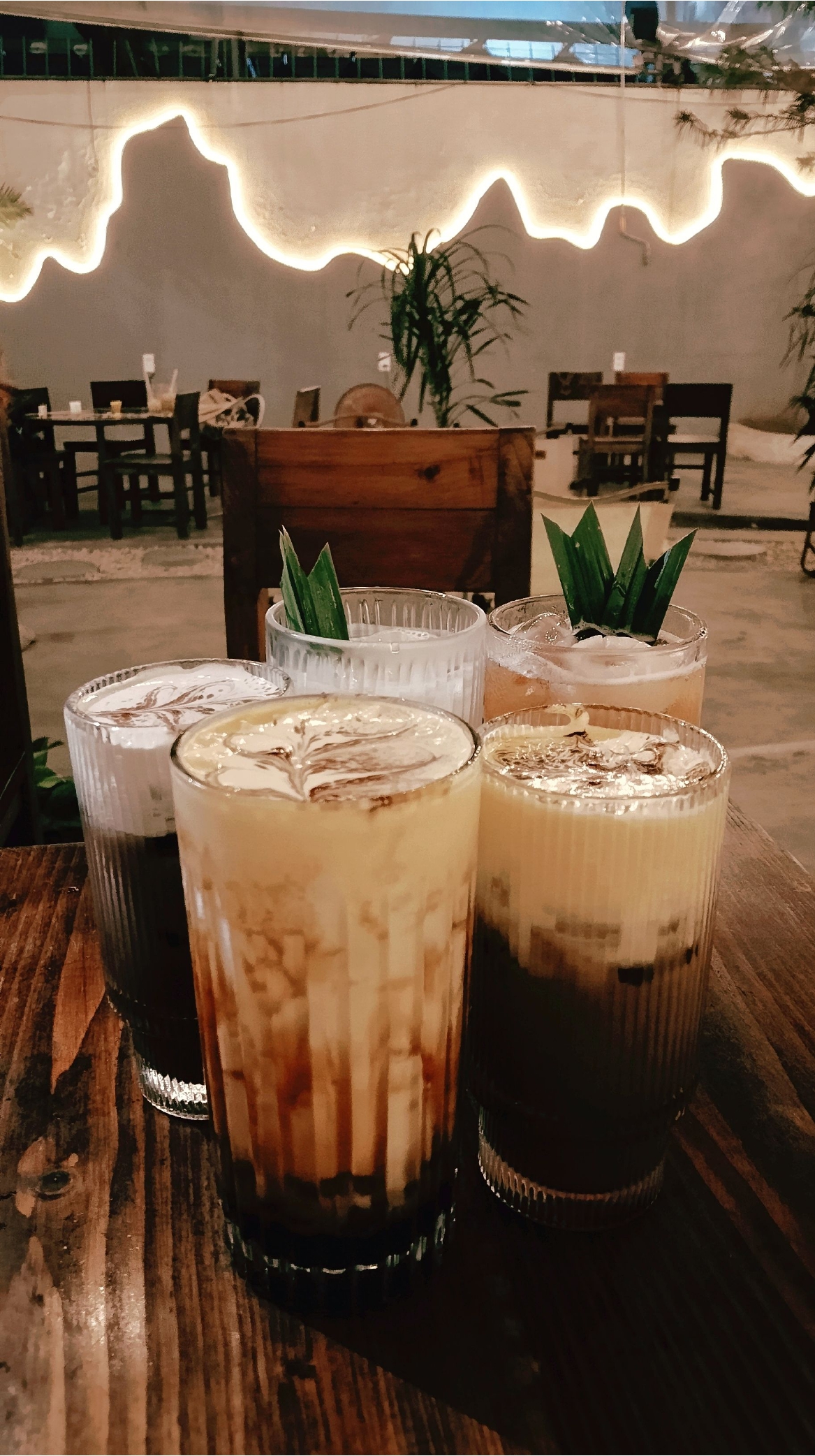 Tâm trạng tan chậm trong tách cà phê - Ảnh 3.