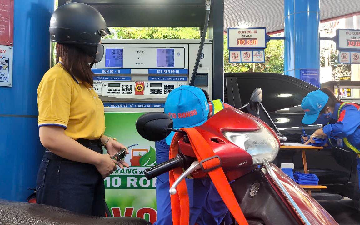 Giá xăng dầu giảm mạnh từ chiều nay 25-3
