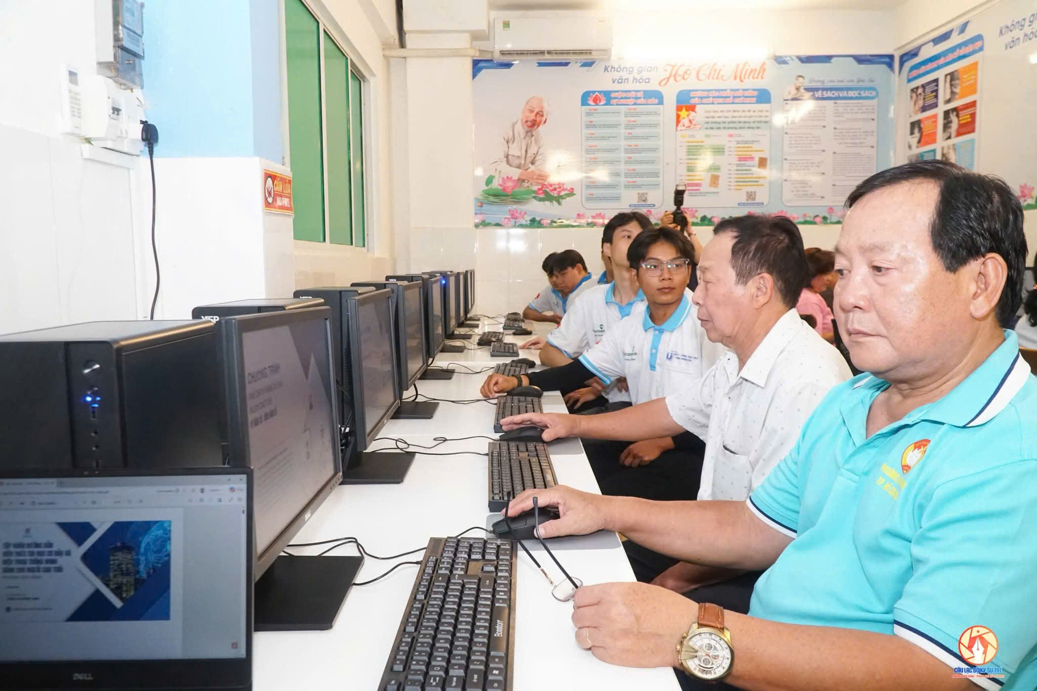 Ra mắt ph&ograve;ng m&aacute;y t&iacute;nh phục vụ cộng đồng - Ảnh 2.