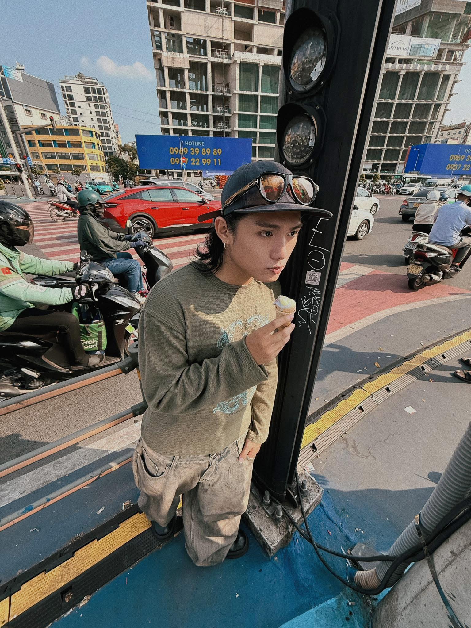 Hơn 1000 người "truy tìm" GREY D khắp TP HCM - Ảnh 1.