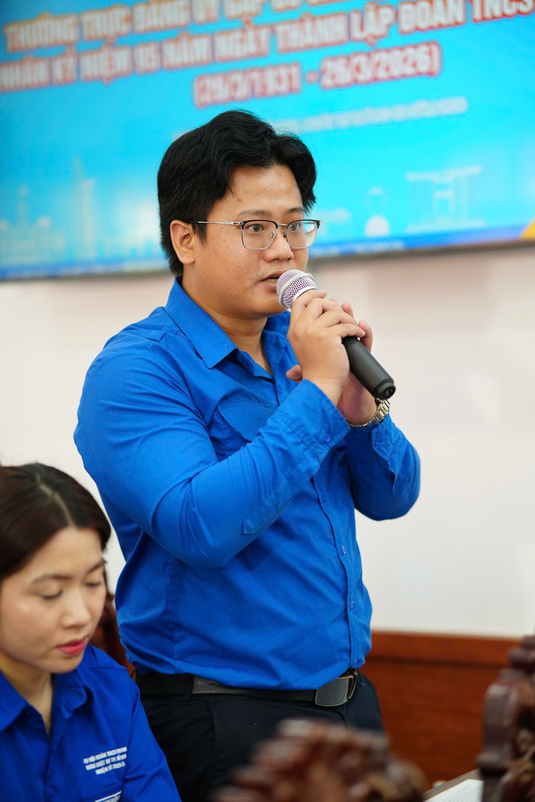 Đảng ủy Các cơ quan Đảng TPHCM gặp gỡ, đối thoại, tuyên dương cán bộ Đoàn tiêu biểu - Ảnh 3.