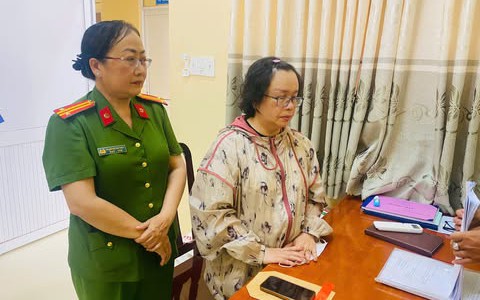 Một người đàn ông bị phụ nữ lừa đảo 4,5 tỉ đồng