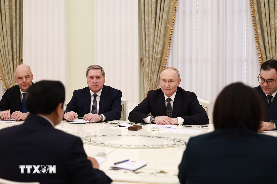 Thủ tướng Phạm Minh Ch&iacute;nh hội kiến Tổng thống Nga Vladimir Putin - Ảnh 4.