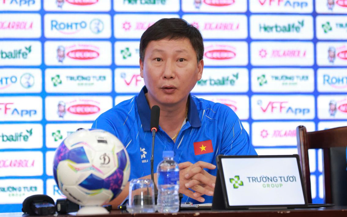 HLV Kim Sang-sik kỳ vọng màn trình diễn của "song sát" Hoàng Hên - Xuân Son