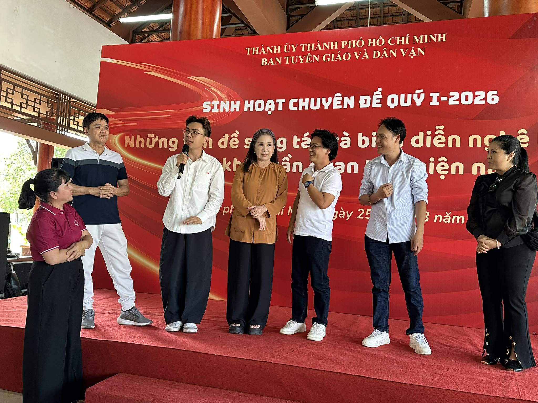 Kim Xuân, Minh Dự, Quốc Thảo bức xúc về sân khấu hôm nay, thể hiện rõ trách nhiệm người làm nghề - Ảnh 3.