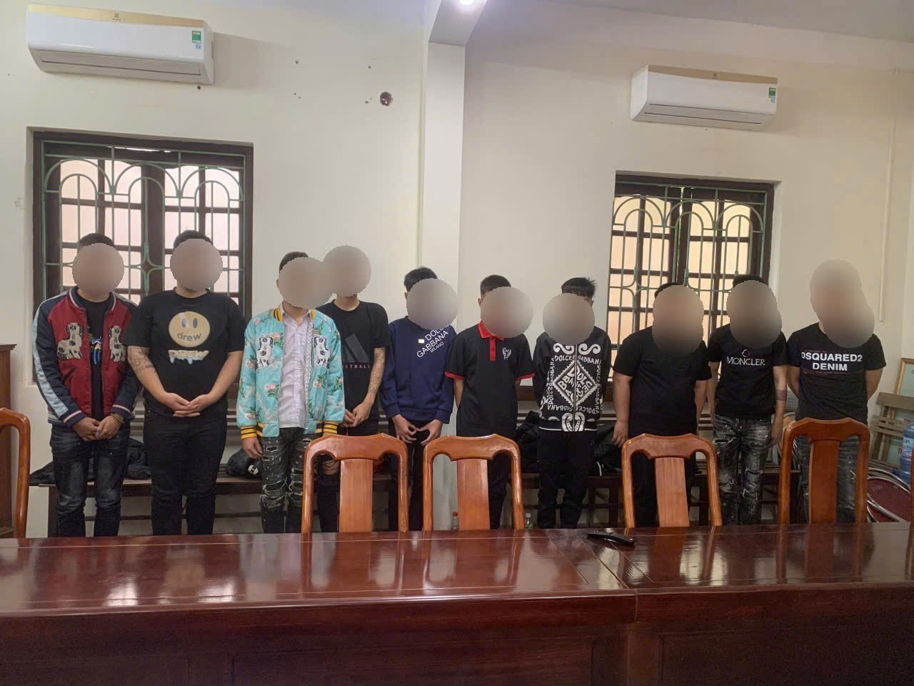 Khởi tố vụ án 2 thanh niên bị nhóm đối tượng đánh gây thương tích tại Hải Phòng - Ảnh 1.