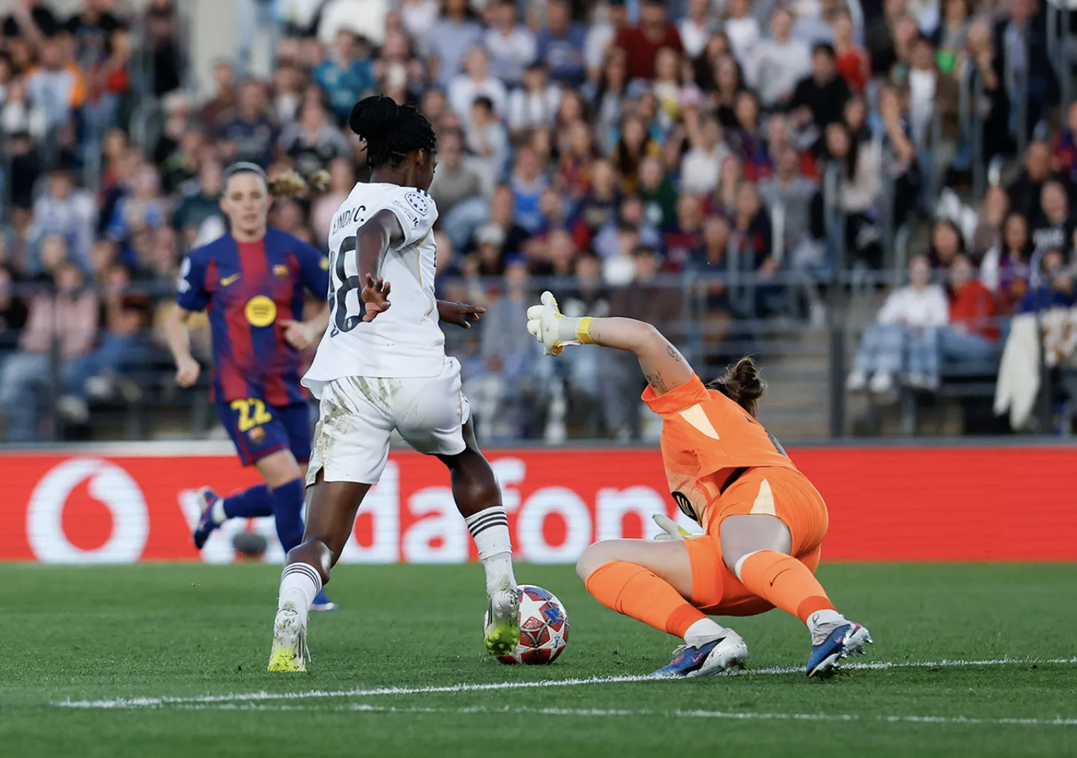 Barcelona đại thắng "si&ecirc;u kinh điển" ở tứ kết Champions League nữ - Ảnh 3.