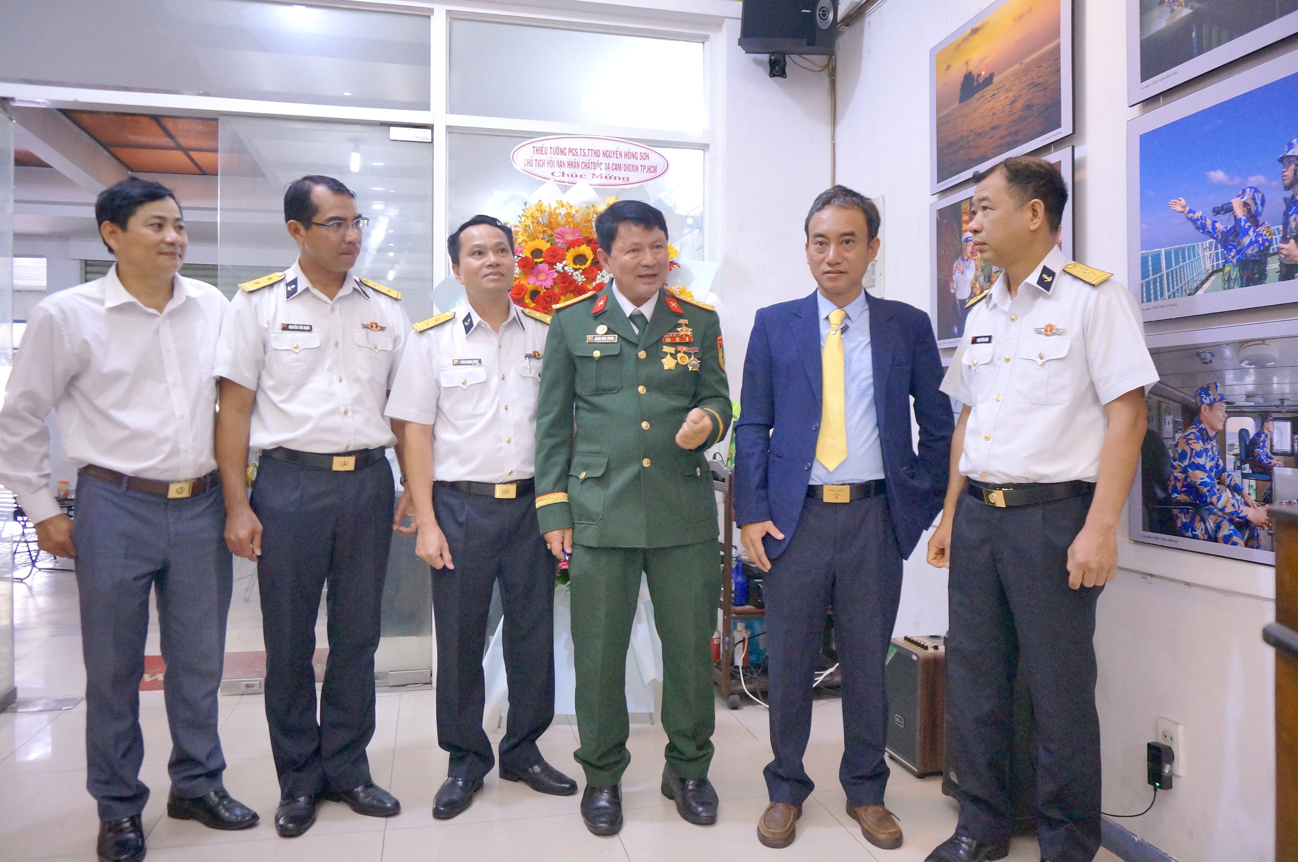 114 bức ảnh về "Sức trẻ biển đảo Tổ quốc" - Ảnh 1.