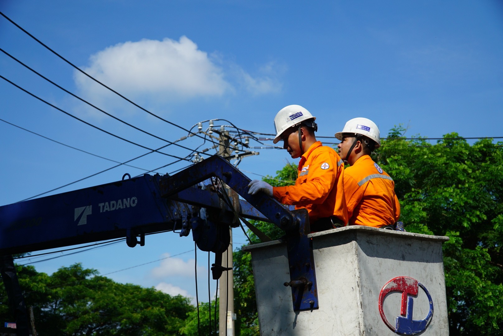 TPHCM kiến nghị Bộ C&ocirc;ng Thương ưu ti&ecirc;n cung cấp điện cho Th&agrave;nh phố - Ảnh 1.