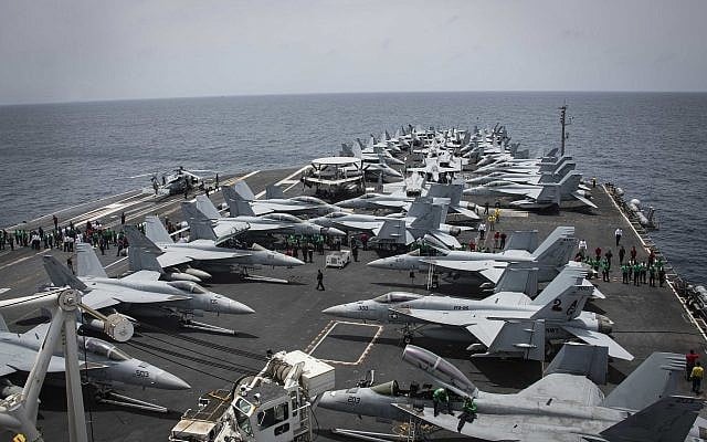 Iran sắp ra luật thu phí qua lại eo biển Hormuz