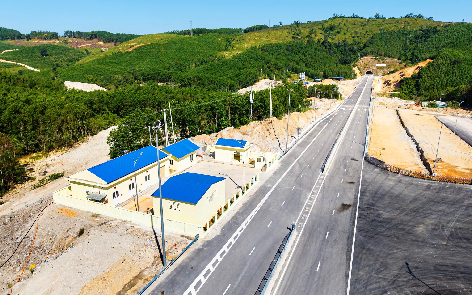 Cao tốc Quảng Ngãi - Hoài Nhơn dự kiến thông xe giữa tháng 4-2026