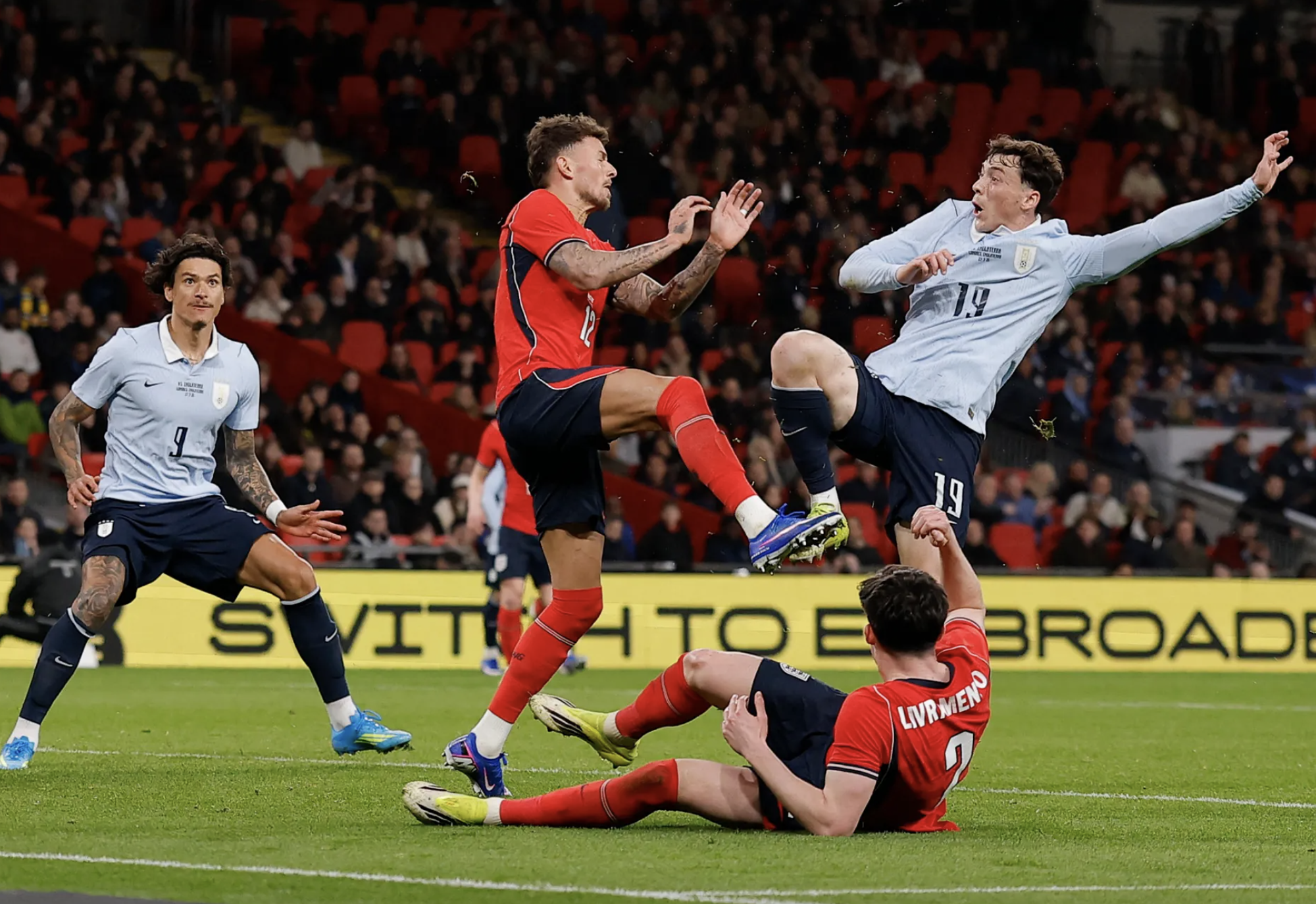 "Người hùng" Ben White kiêm tội đồ, tuyển Anh rơi chiến thắng ở Wembley - Ảnh 5.