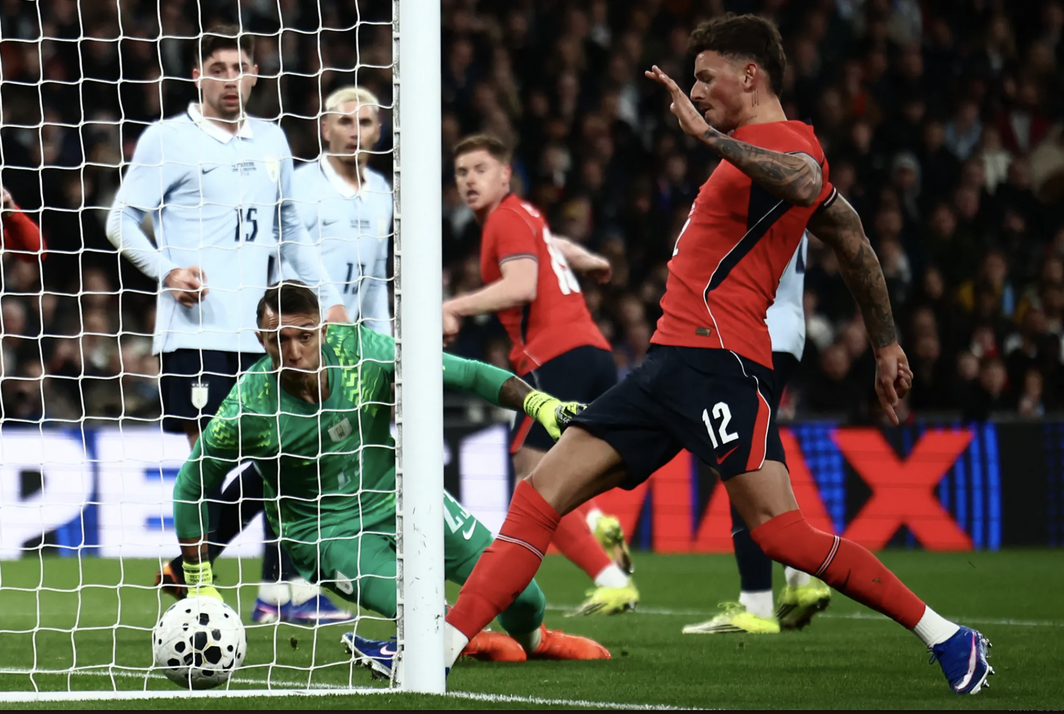 "Người hùng" Ben White kiêm tội đồ, tuyển Anh rơi chiến thắng ở Wembley - Ảnh 4.
