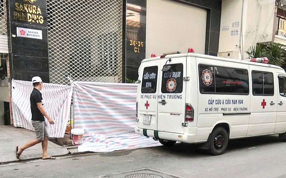 Phát hiện nam sinh viên ở TPHCM tử vong trên vỉa hè