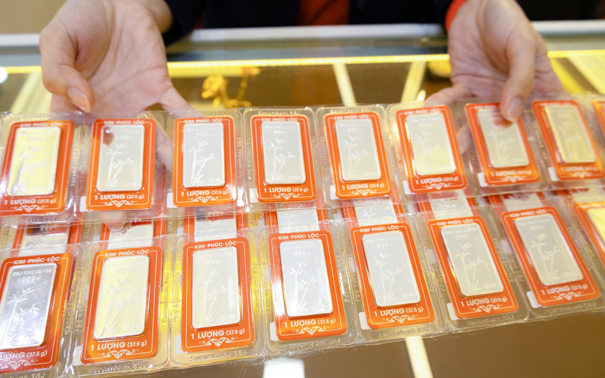 Giá bạc hôm nay 30-3: Bạc Phú Quý, Ancarat tăng vọt - Ảnh 2.
