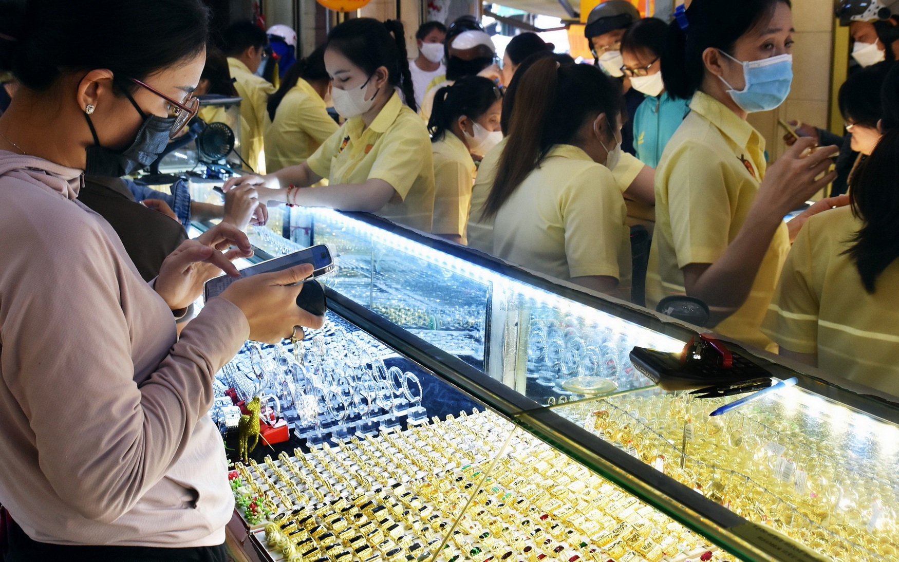 Giá vàng hôm nay, 28-3: Bật tăng mạnh sau chuỗi ngày giảm sâu