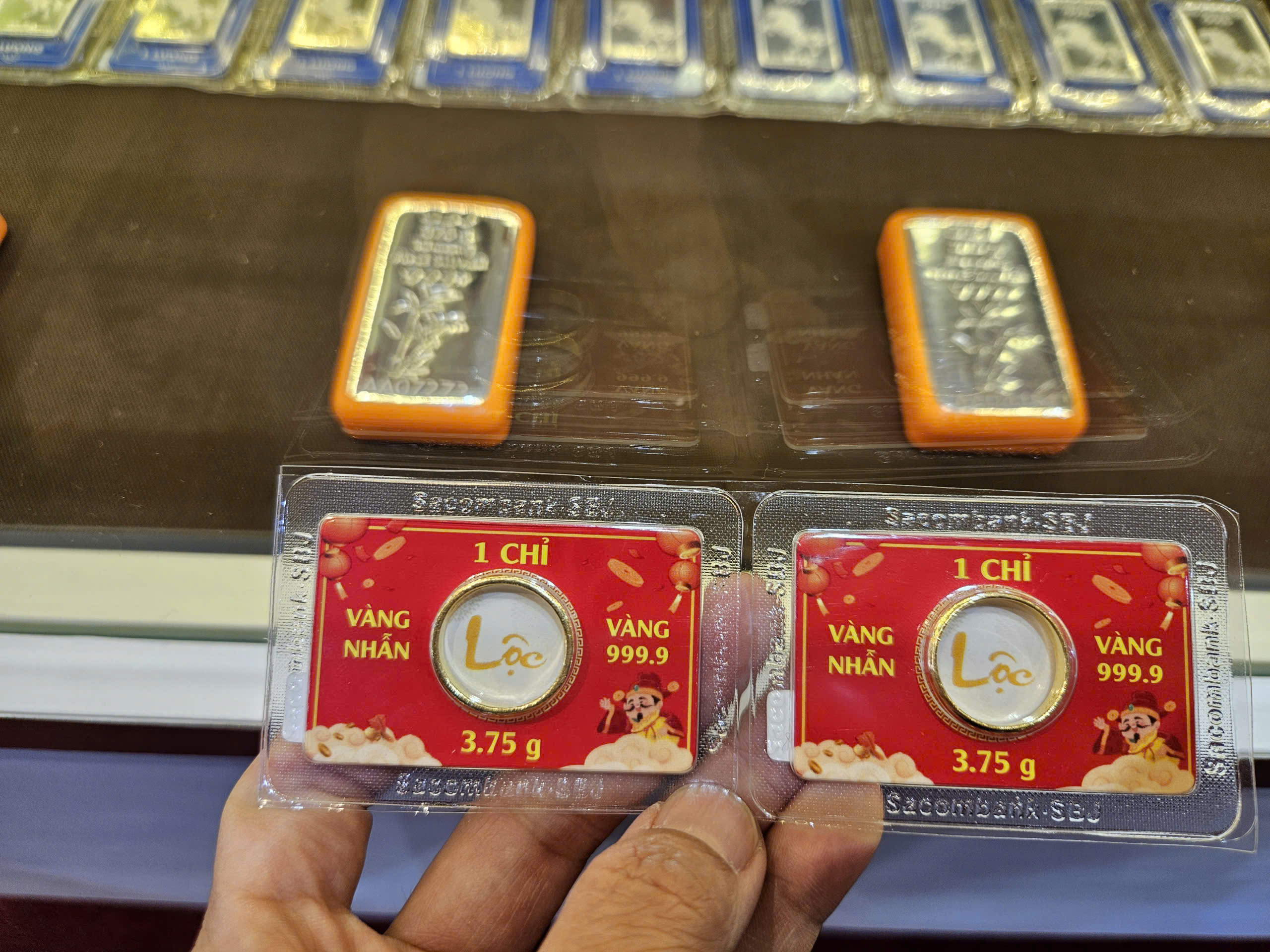 Giá bạc hôm nay lao dốc mạnh , nhà đầu tư sốc khi giá vàng giảm sâ - Ảnh 2.