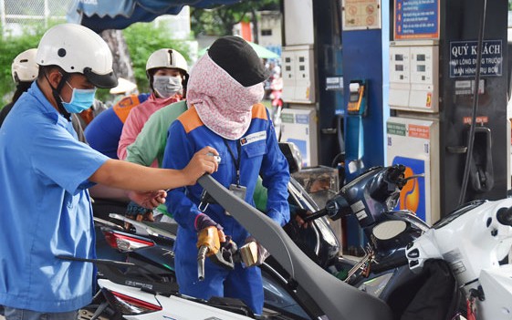 Hoả tốc triển khai việc miễn thuế đối với xăng dầu