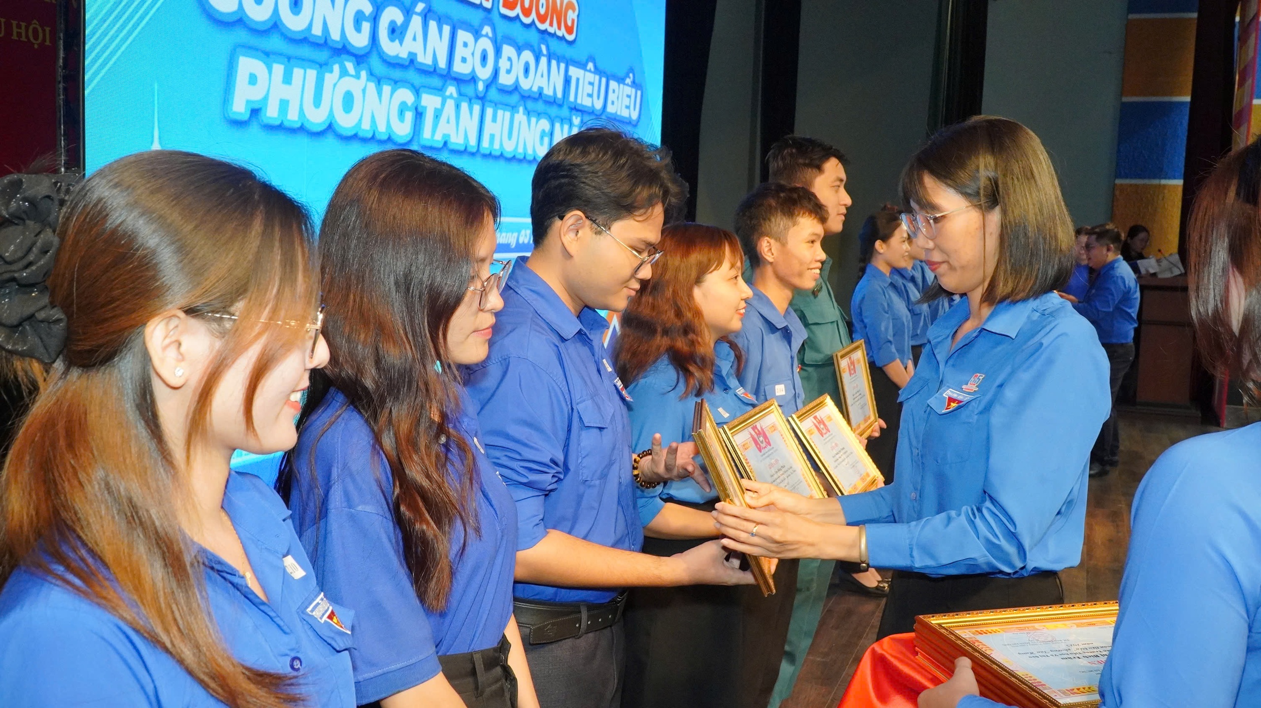 Nhiều trường ĐH chung tay x&acirc;y dựng s&acirc;n chơi cho thanh thiếu nhi phường T&acirc;n Hưng  - Ảnh 4.