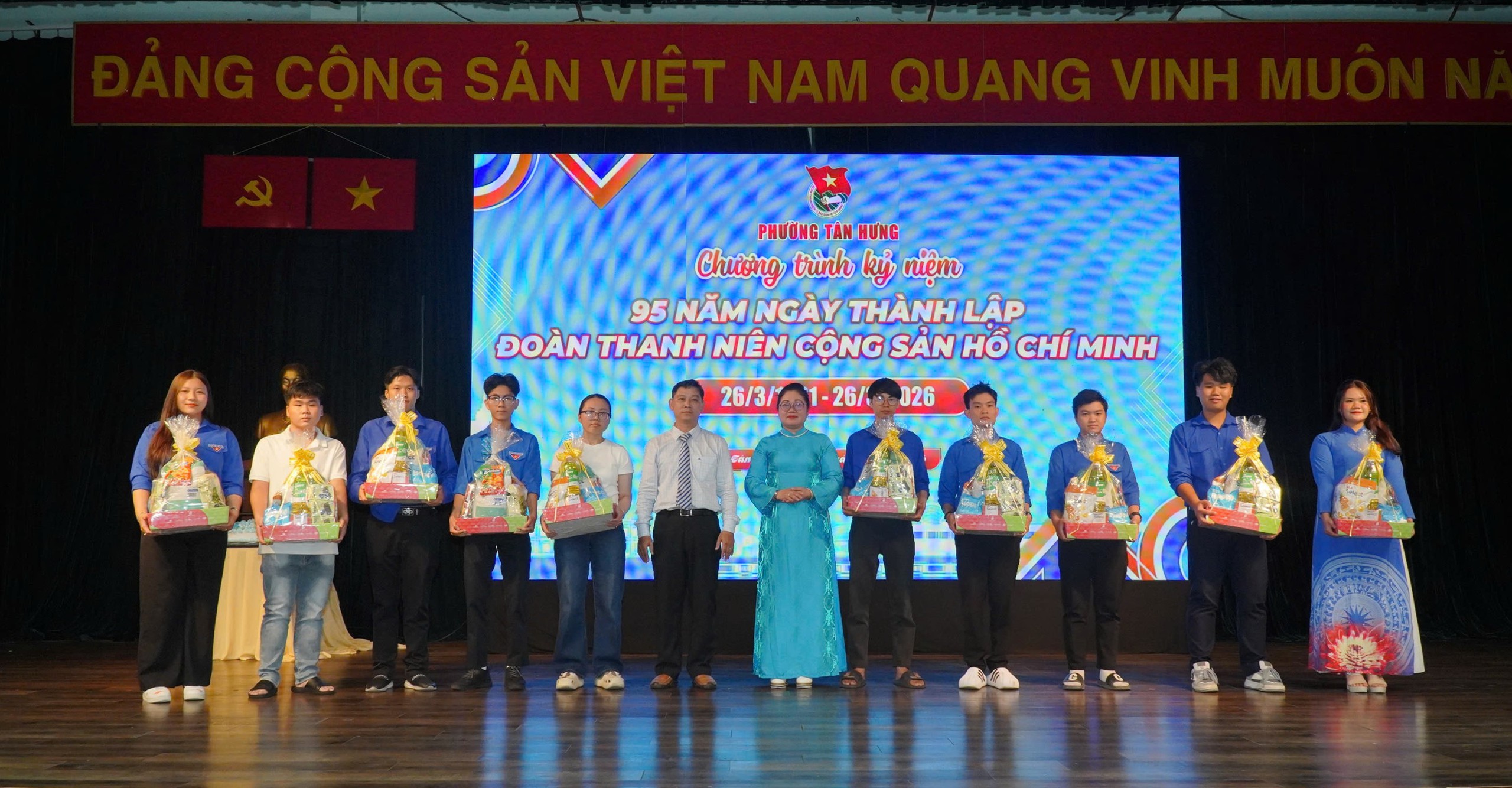 Nhiều trường ĐH chung tay x&acirc;y dựng s&acirc;n chơi cho thanh thiếu nhi phường T&acirc;n Hưng  - Ảnh 3.