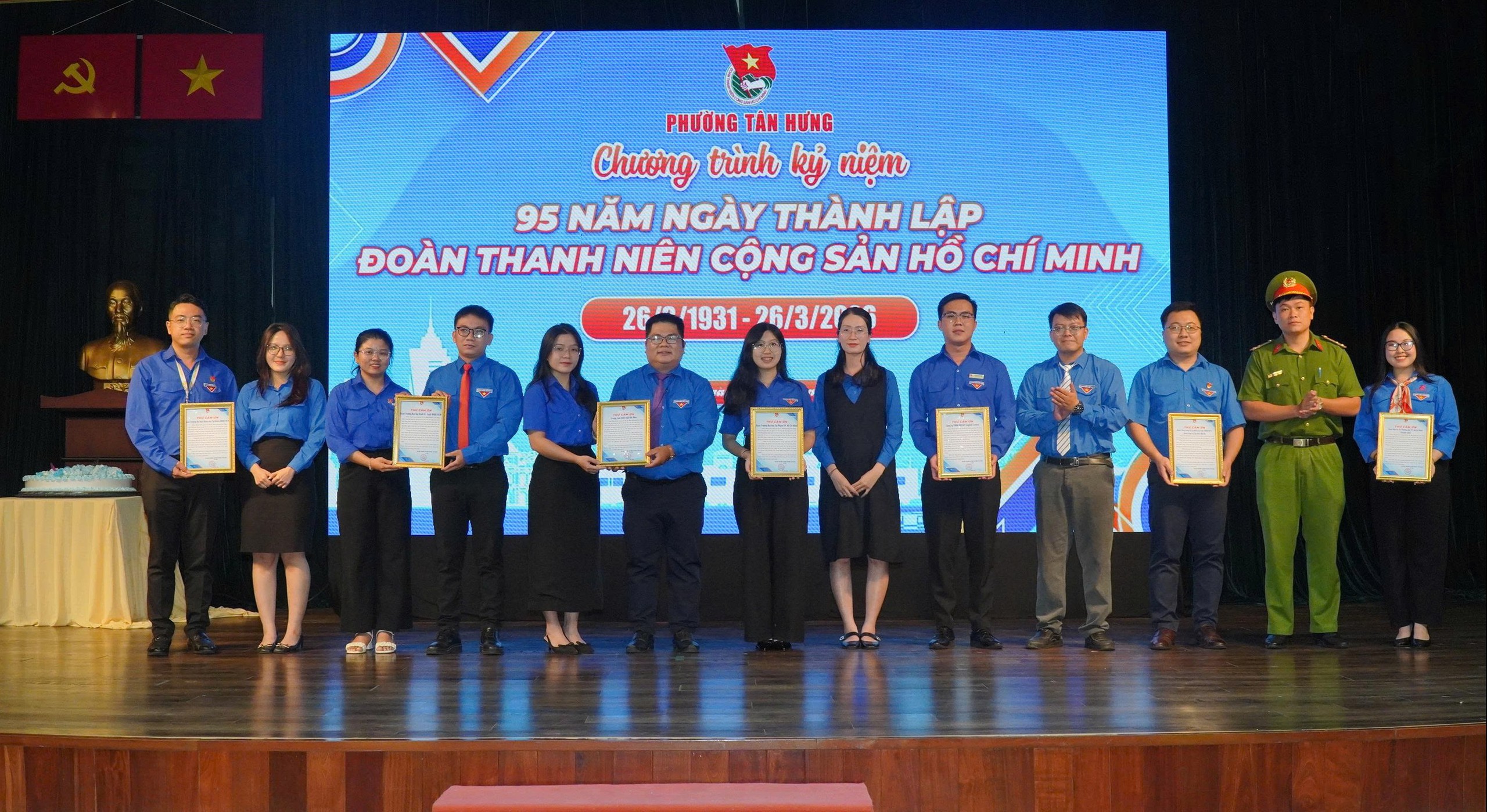 Nhiều trường ĐH chung tay x&acirc;y dựng s&acirc;n chơi cho thanh thiếu nhi phường T&acirc;n Hưng  - Ảnh 2.