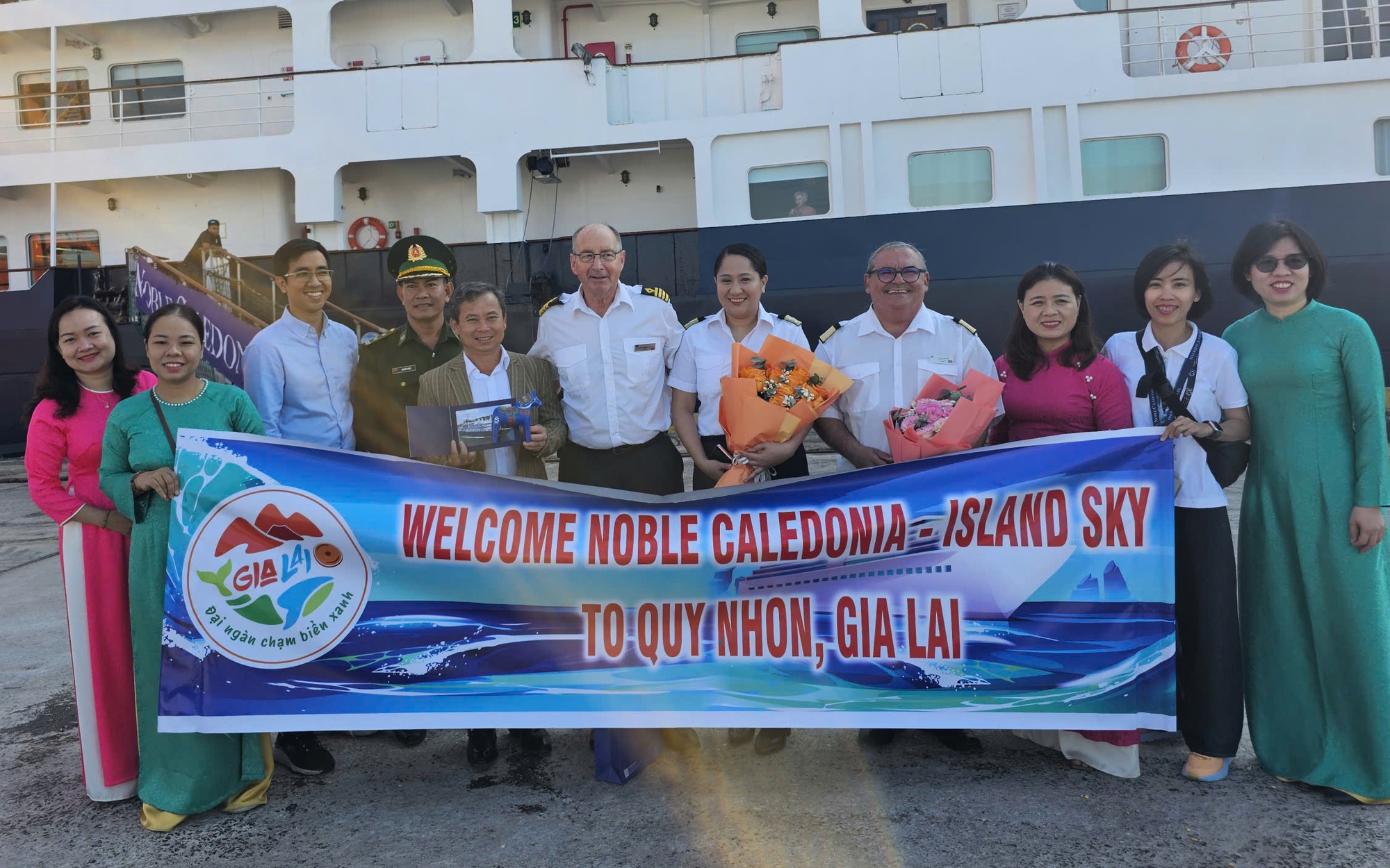 Tàu du lịch quốc tế Noble – Island Sky ghé Gia Lai