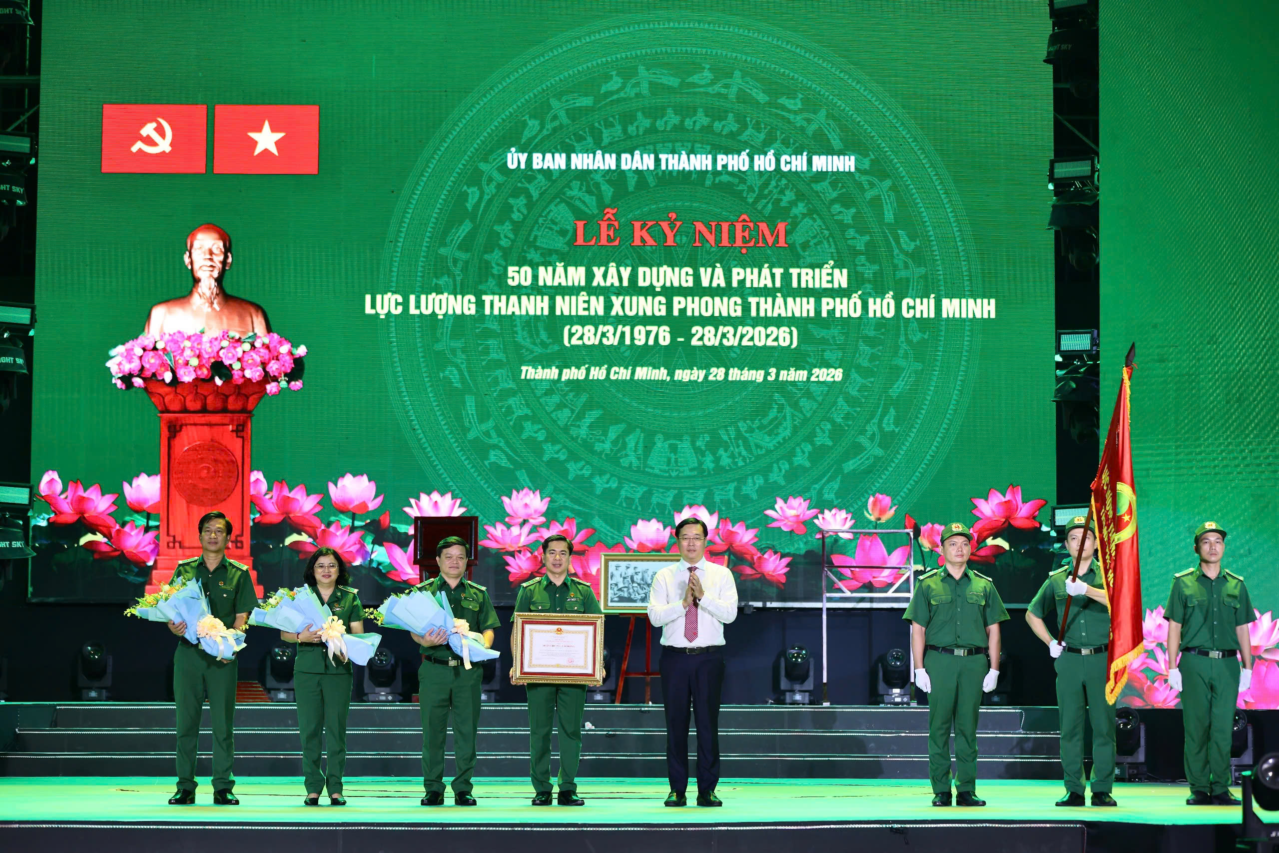 Thanh ni&ecirc;n xung phong phải l&agrave; m&aacute;i nh&agrave; tập hợp sức mạnh của tuổi trẻ TPHCM - Ảnh 1.