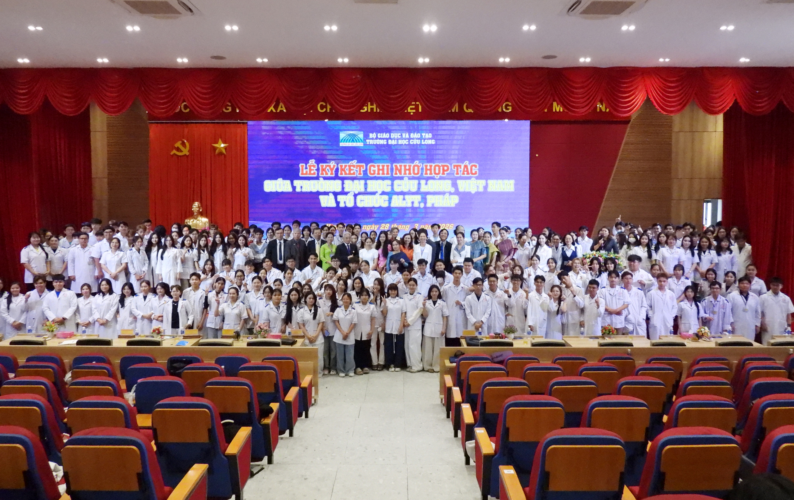 Một trường đại học ở miền T&acirc;y hợp t&aacute;c với đối t&aacute;c tại Ph&aacute;p - Ảnh 5.