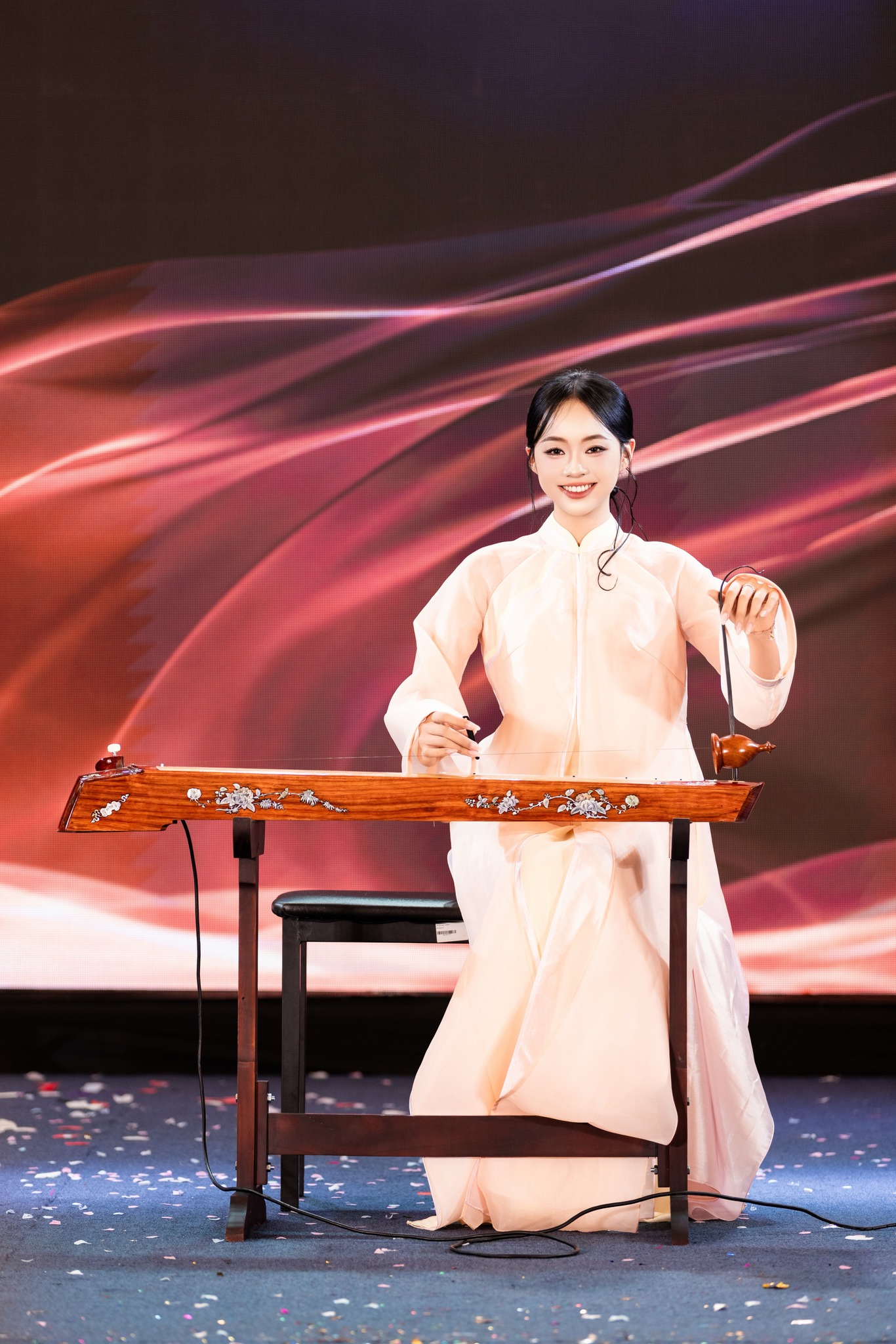 Phạm Thùy Dung, ứng viên nặng ký Miss World Vietnam 2025 - Ảnh 2.