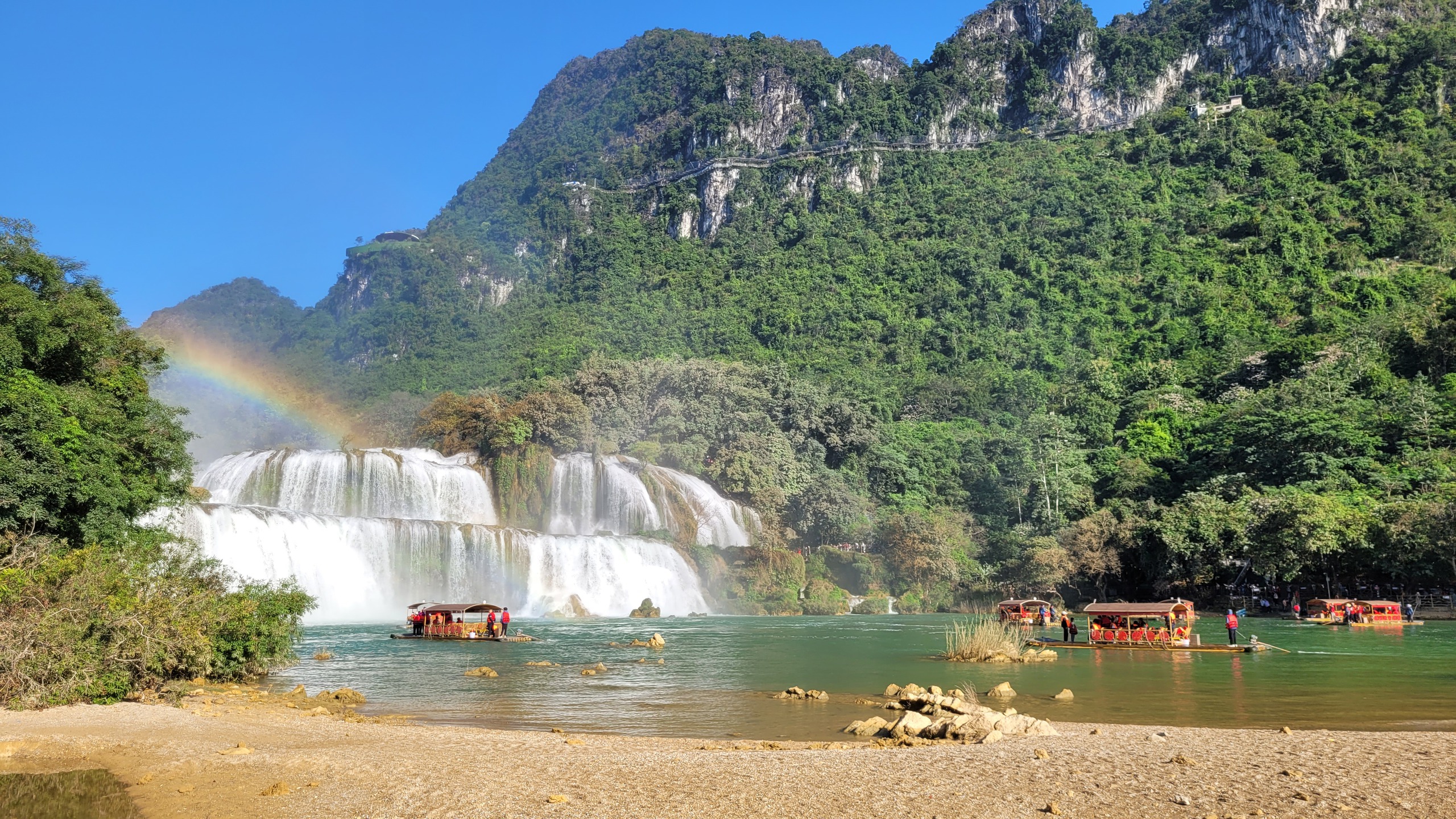 B&agrave;i dự thi cuộc thi viết "Chủ quyền quốc gia bất khả x&acirc;m phạm": Chạm v&agrave;o Tổ quốc - Ảnh 2.