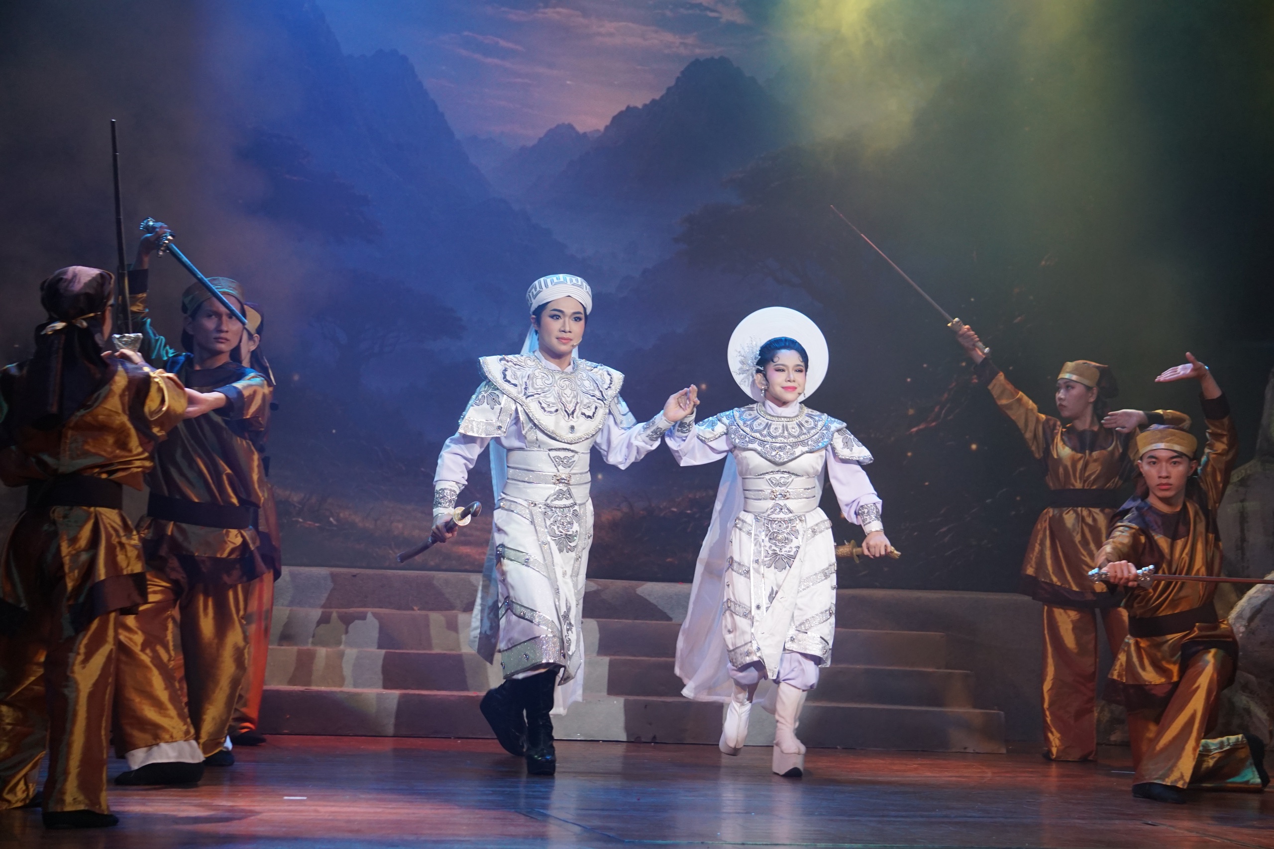 Thanh Thanh Tâm tạo được sự mãn nhãn với "Tự tình quê hương – cải lương tâm sử" - Ảnh 6.