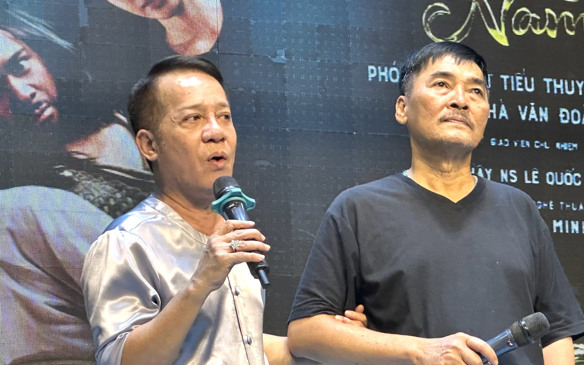 Đạo diễn Lê Quốc Nam xúc động khi học trò diễn xuất sắc vở "Đất rừng phương Nam"
