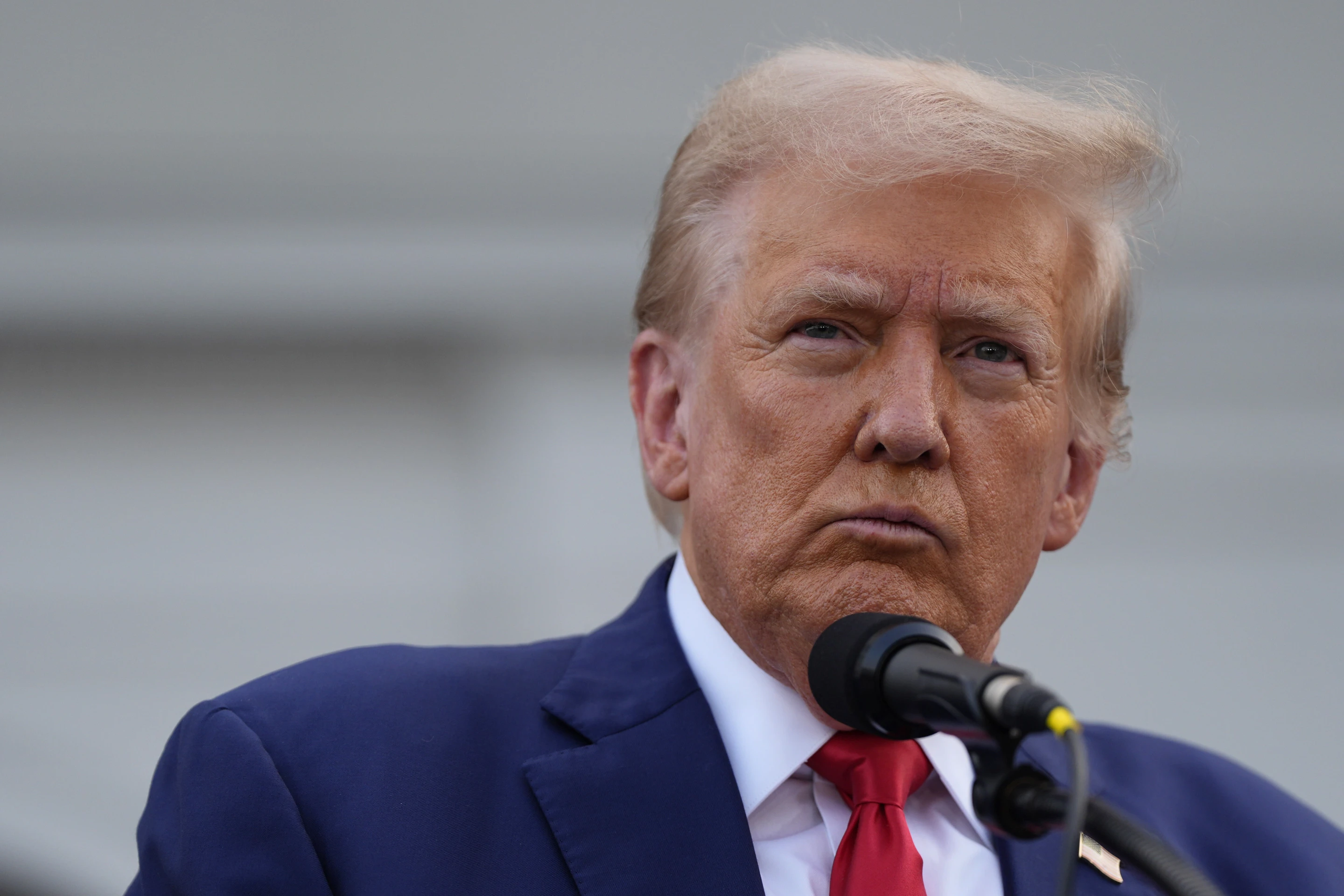 Lãnh đạo Mỹ gợi ý đổi tên eo biển Hormuz thành “eo biển Trump” - Ảnh 1.