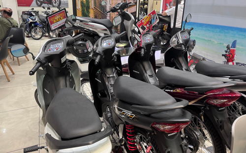 Sức mua xe máy xăng giảm mạnh