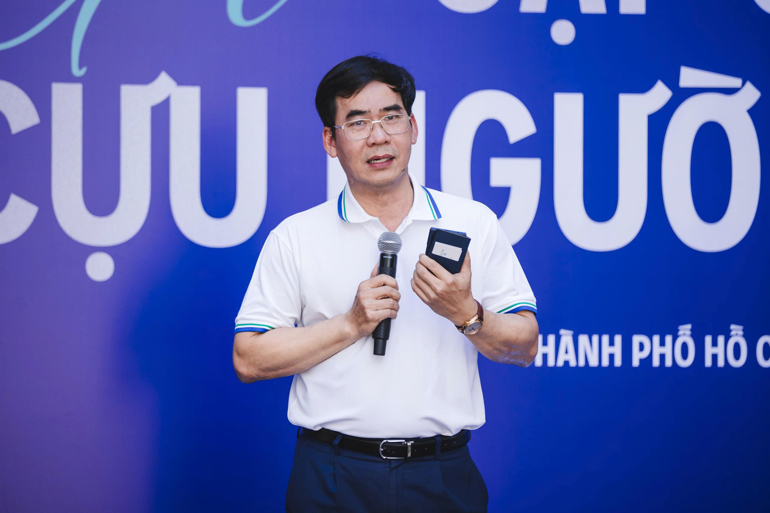 Phiên đấu giá gây quỹ gần 500 triệu tại ULAW có gì đặc biệt? - Ảnh 1.