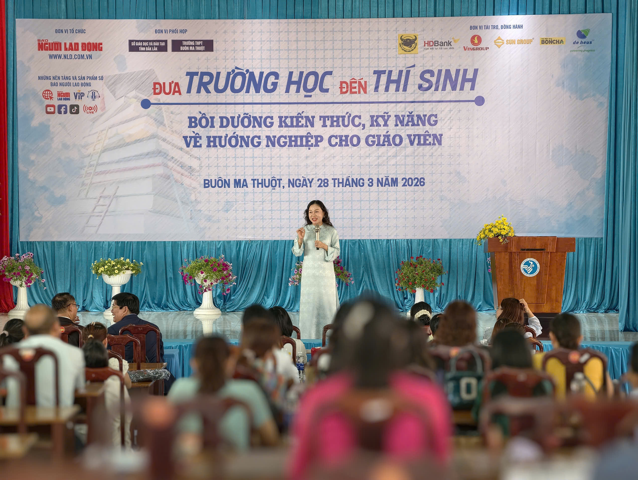 Đừng định nghĩa cuộc đời con qua một kỳ thi  - Ảnh 2.