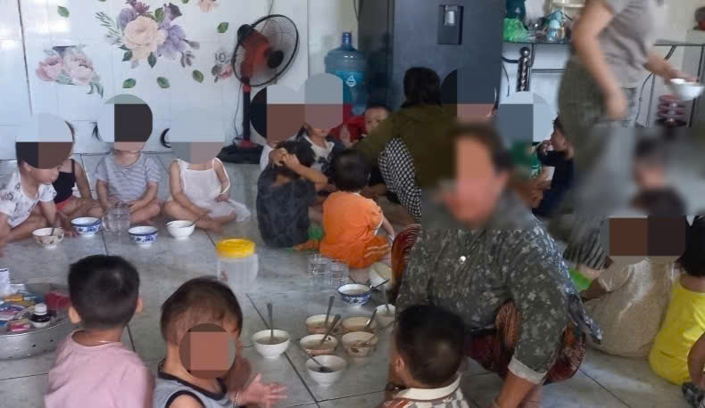 Tạm đ&igrave;nh chỉ nh&agrave; trẻ tư thục sau vụ trẻ nghi nghẹn thức ăn tử vong - Ảnh 1.