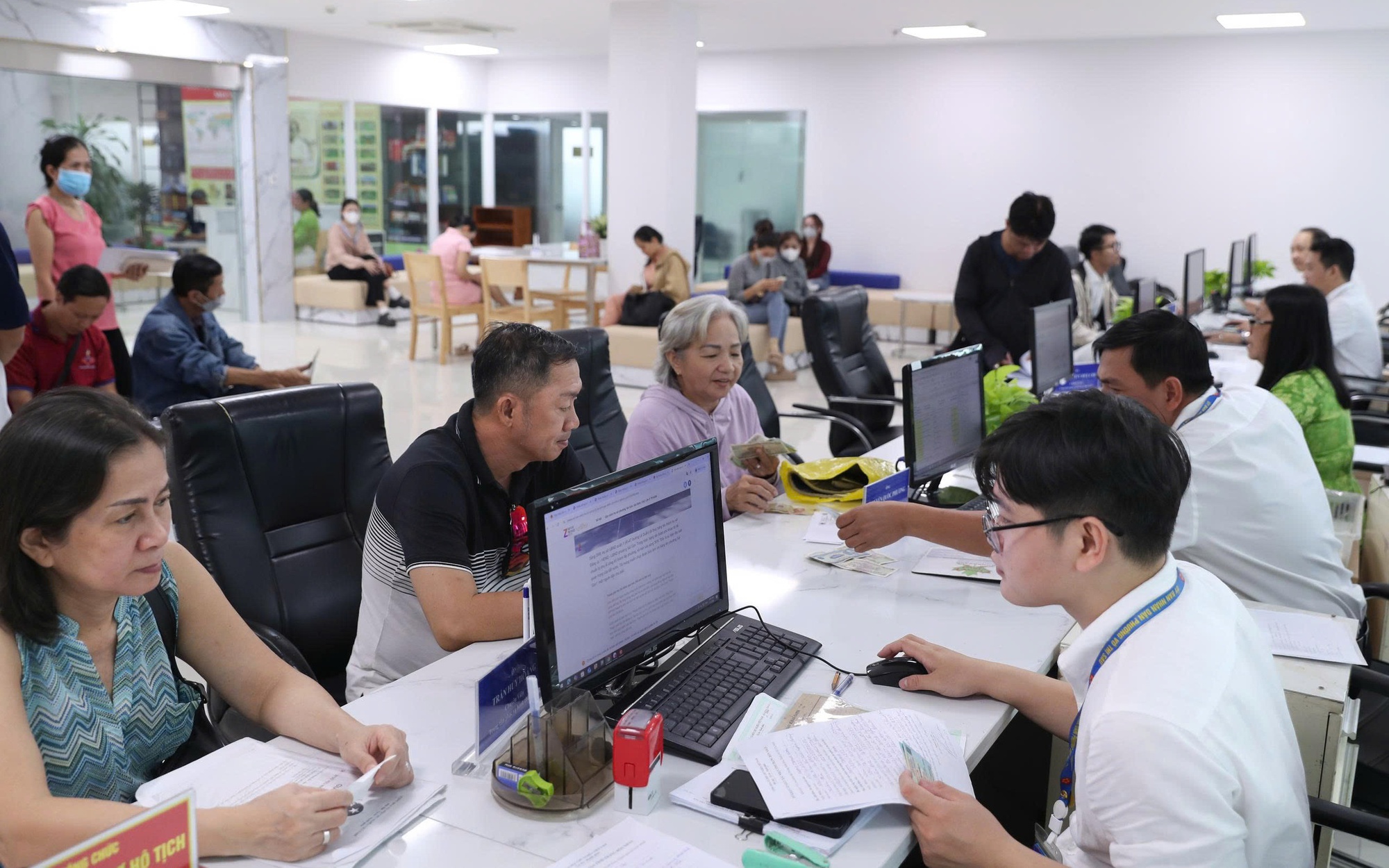 HIỆN THỰC HÓA KHÁT VỌNG PHÁT TRIỂN ĐẤT NƯỚC: Lấy sự hài lòng của người dân làm thước đo