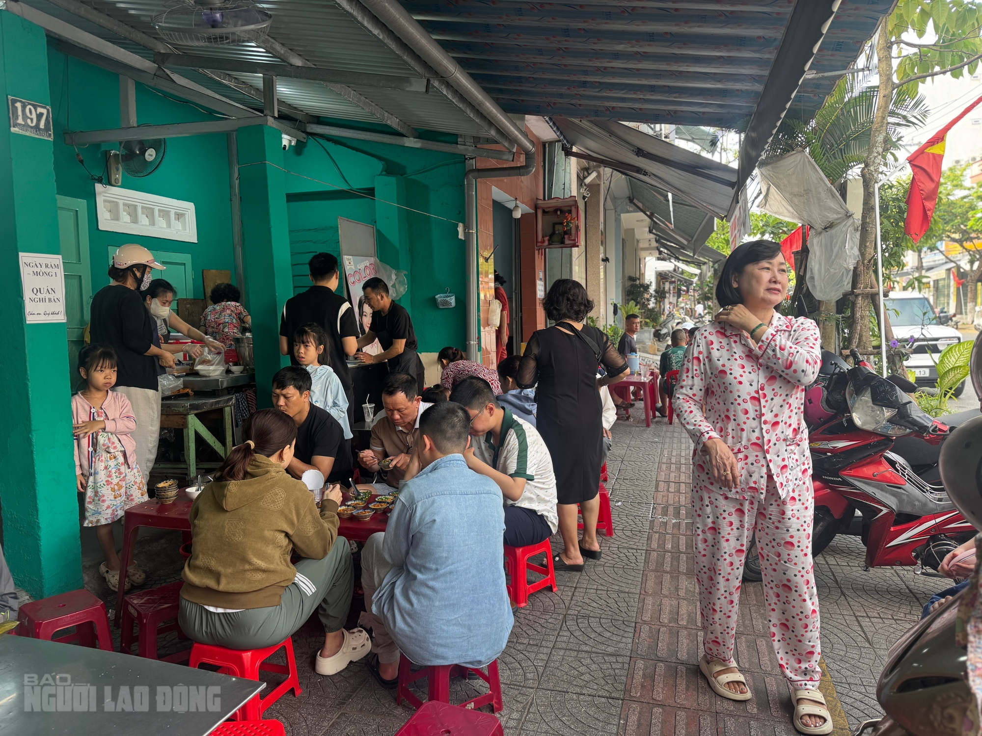 Đà Nẵng siết trật tự vỉa hè quyết tâm không đánh trống bỏ dùi - Ảnh 4.