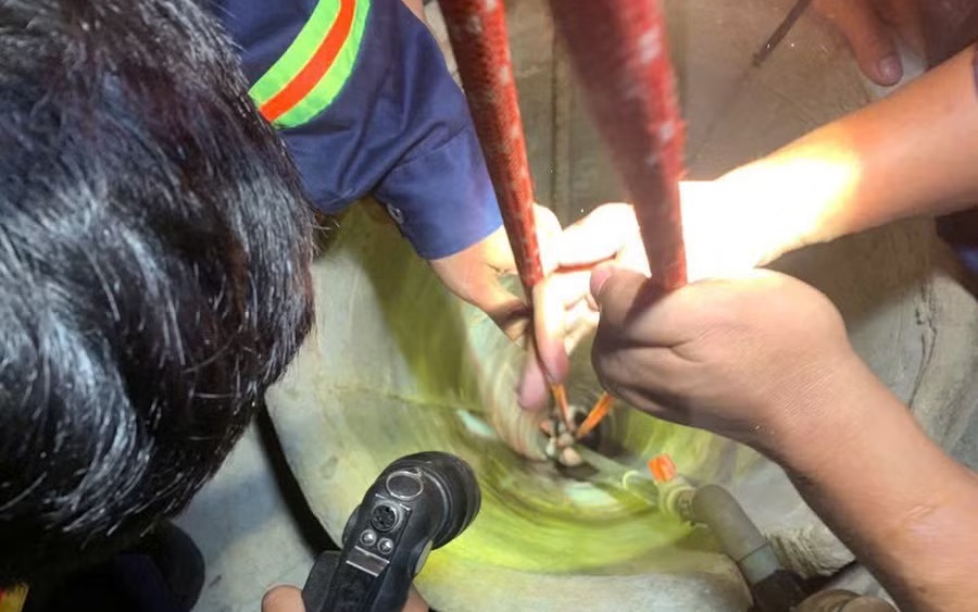 Xuyên đêm cứu cô gái rơi xuống giếng sâu ở Gia Lai