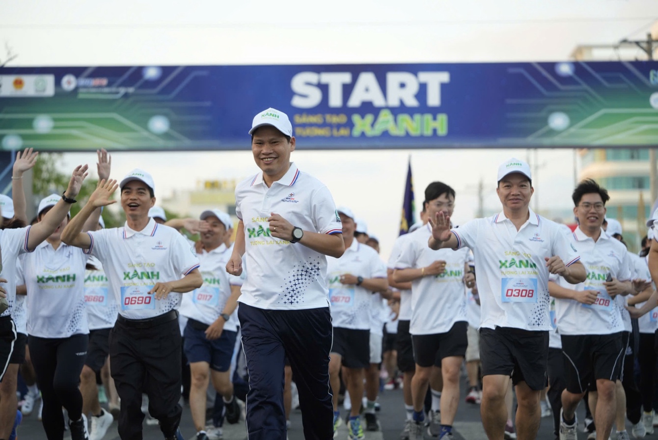 CHÙM ẢNH: Các đơn vị EVNSPC sôi nổi hưởng ứng Chiến dịch Giờ Trái đất 2026 - Ảnh 2.