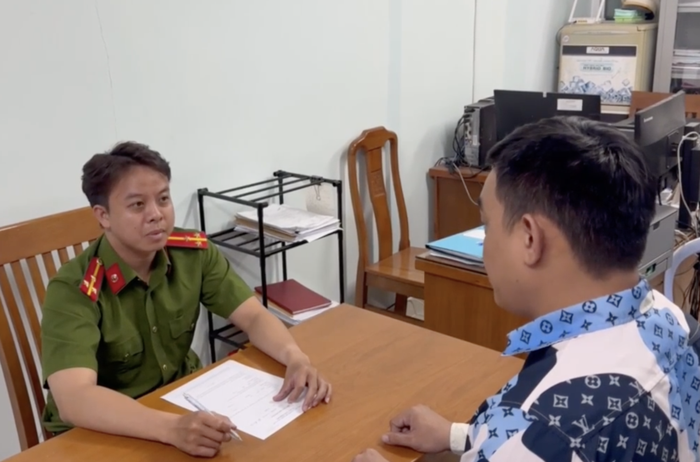 Hai người xô xát tại cây xăng TPHCM: Vụ việc được điều tra nghiêm túc - Ảnh 1.