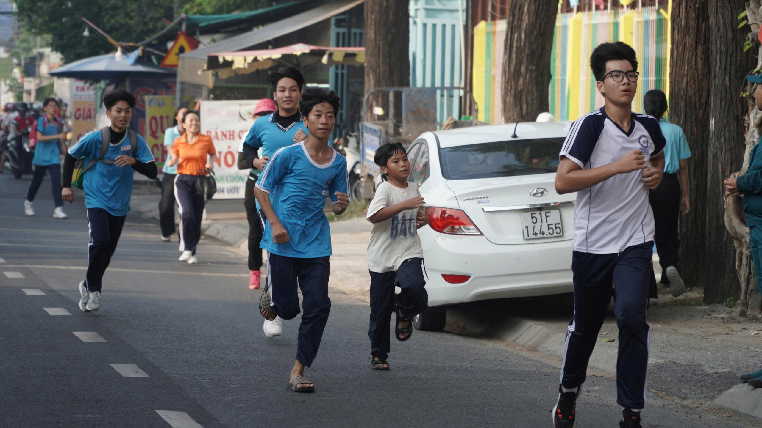 Hơn 600 học sinh, sinh viên xã Hóc Môn "tiếp lửa" Ngày chạy Olympic 2026 - Ảnh 3.