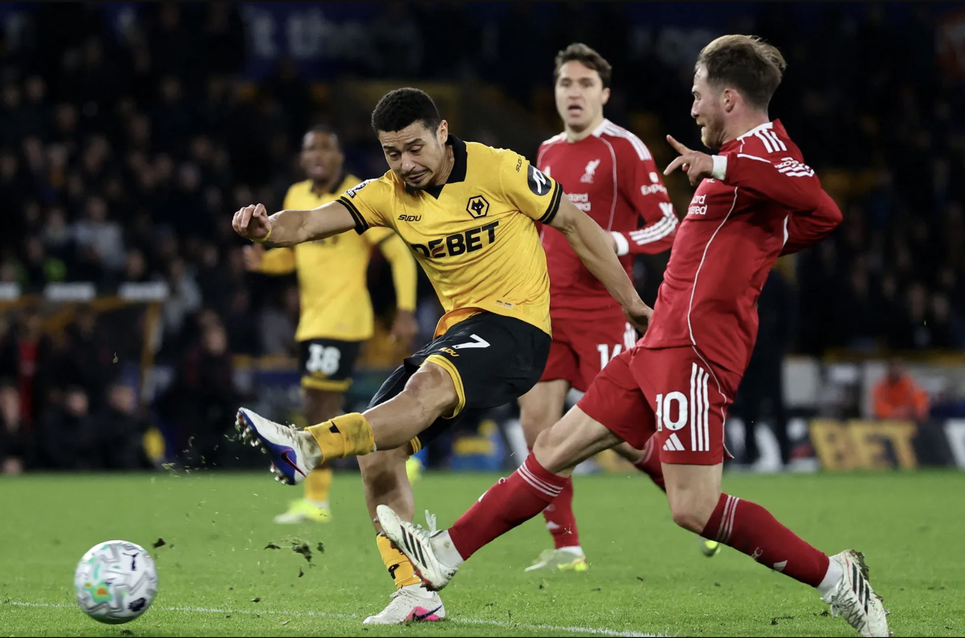 Liverpool thua sốc phút bù giờ, Wolverhampton triệt hạ tiếp "ông lớn" - Ảnh 6.