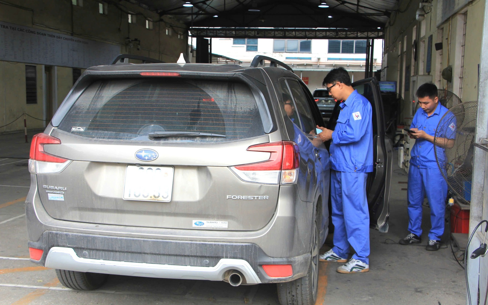 Lãnh đạo Cục Đăng kiểm nói gì về quy trình "đạp hết chân ga" trong kiểm tra khí thải ô tô?