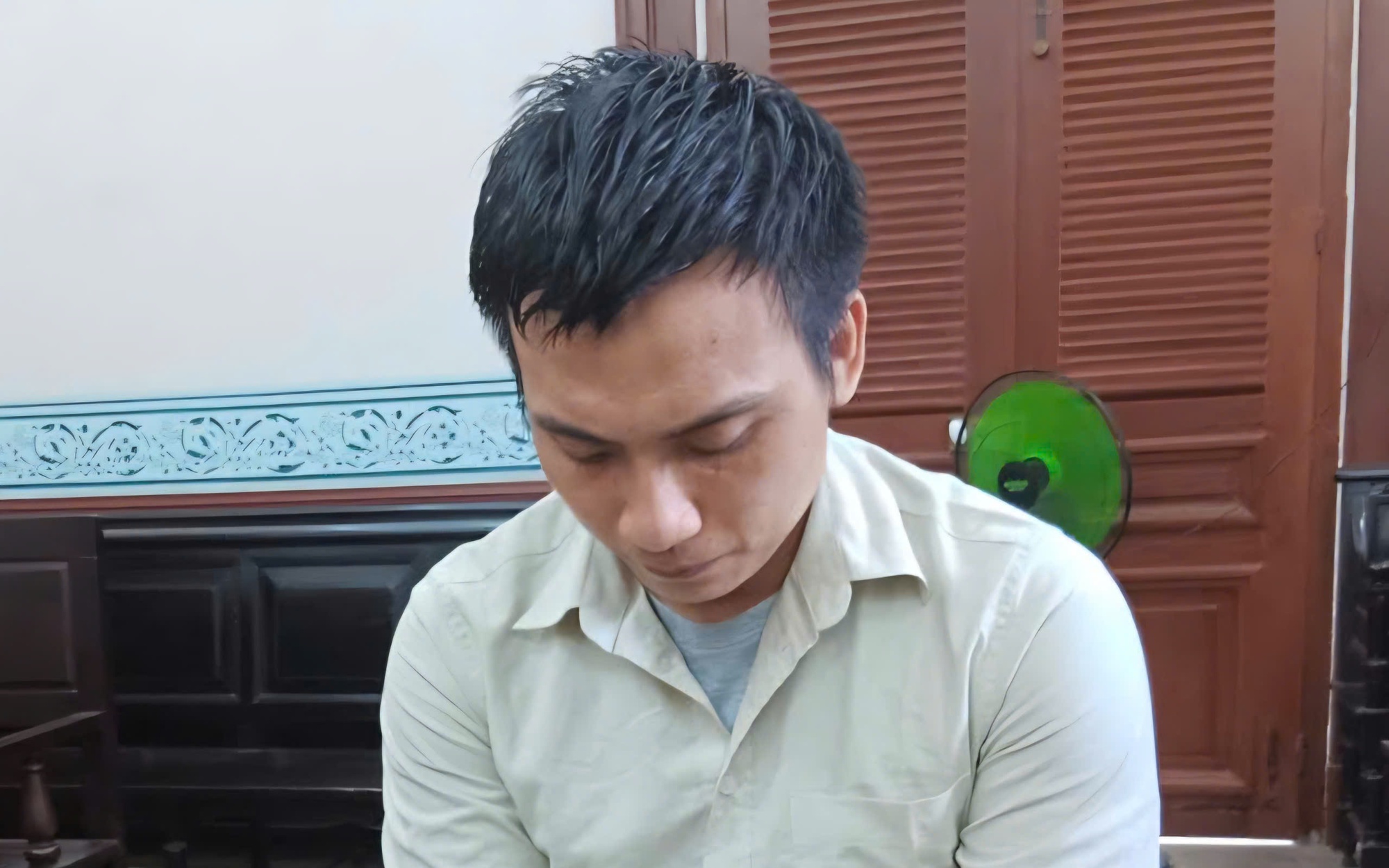 Tạm hoãn xét xử vụ án tréo ngoe: Đâm chết chồng người tình vì nghi bị "nói đểu"