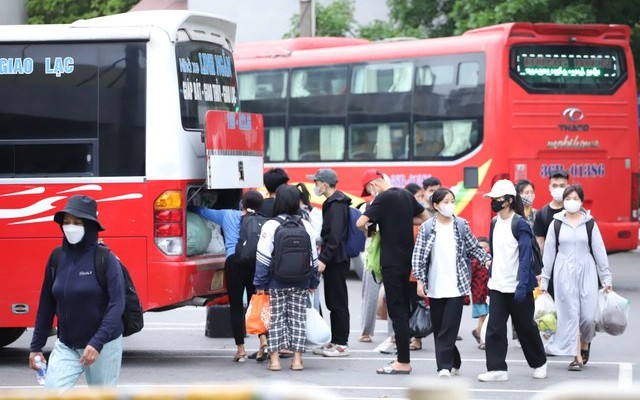 Giá vé xe khách tăng mạnh, Bộ Xây dựng lập đoàn kiểm tra ở nhiều tỉnh, thành