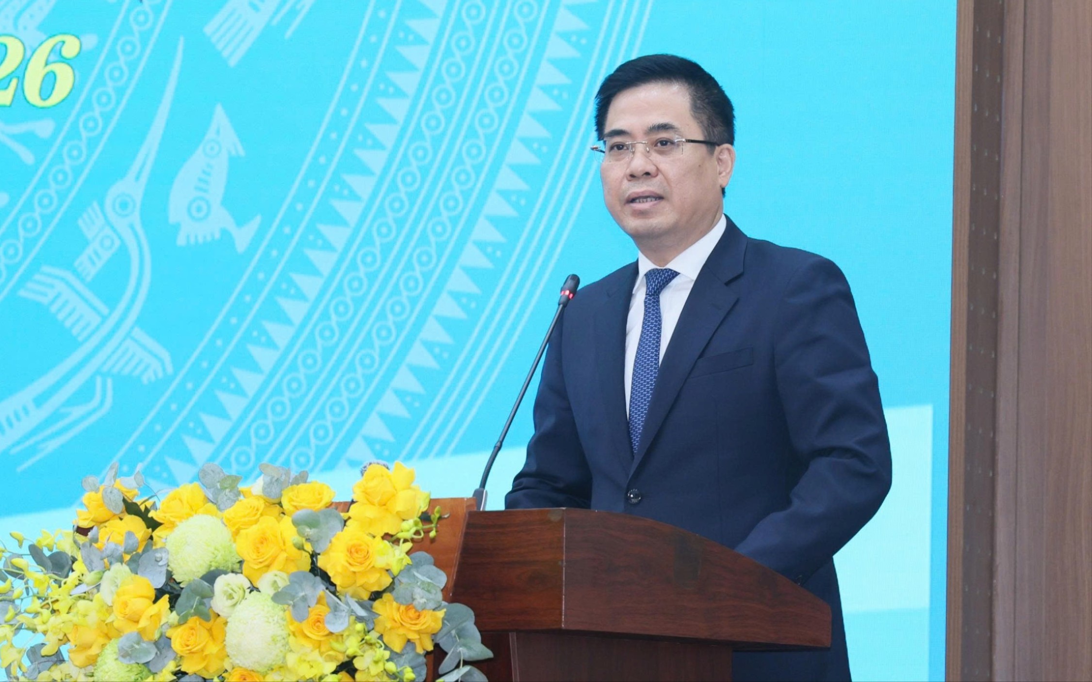 Ông Nguyễn Hoàng Giang tái đắc cử Chủ tịch UBND tỉnh Quảng Ngãi - Ảnh 1.