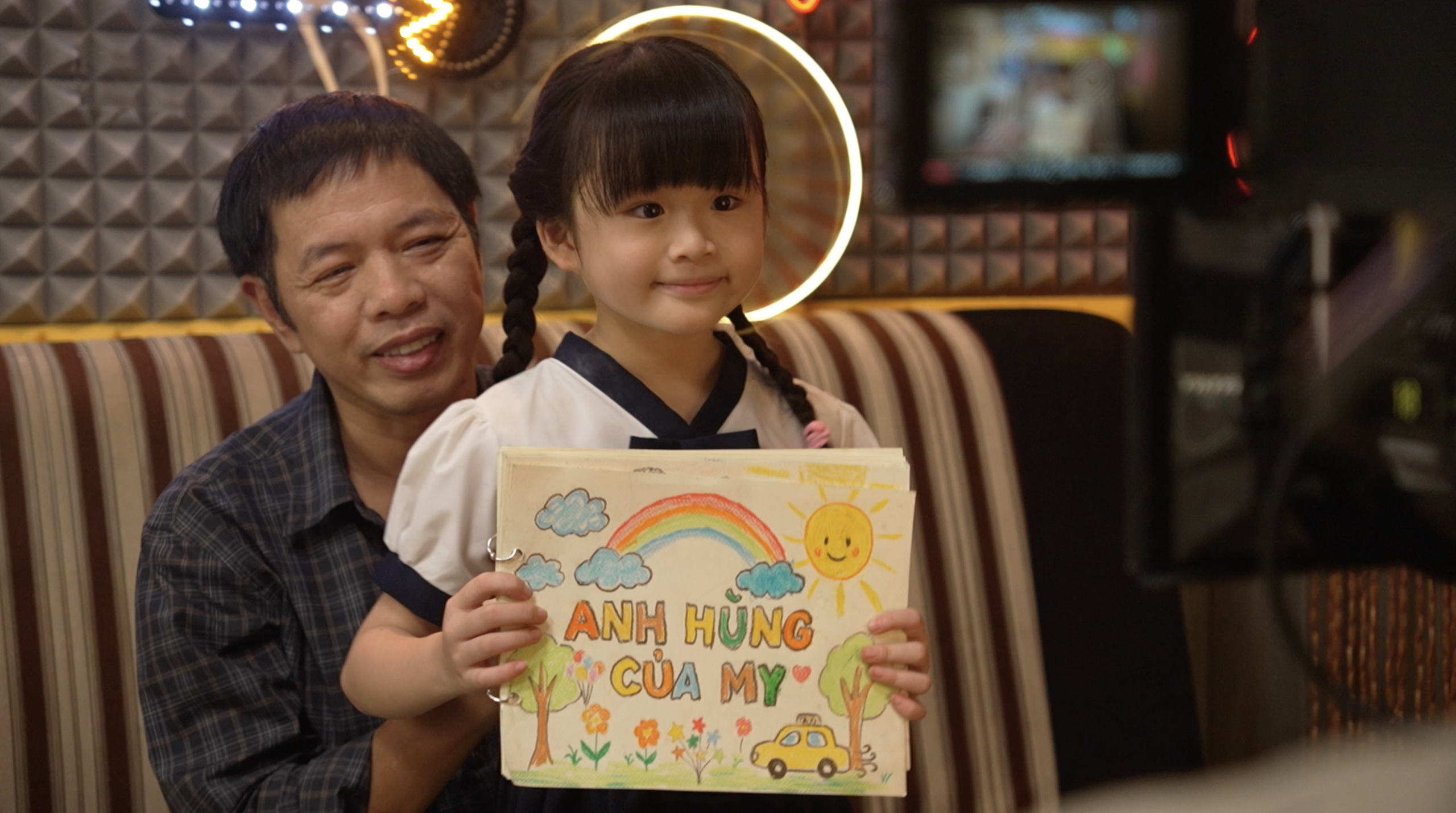 Th&aacute;i H&ograve;a chỉ muốn l&agrave;m người cha tốt trong mắt con - Ảnh 3.
